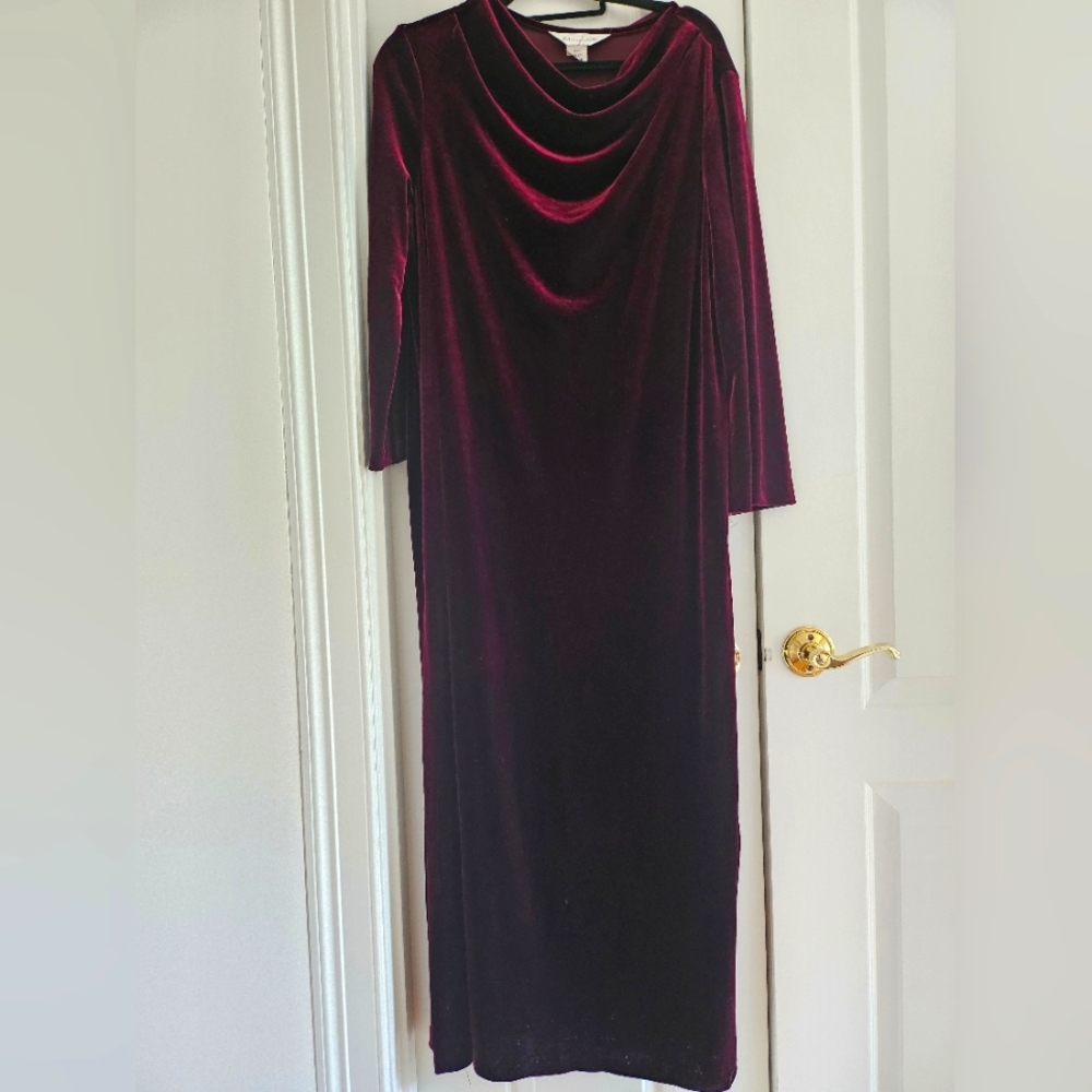 Diamond Tea Large Velvet Dress
